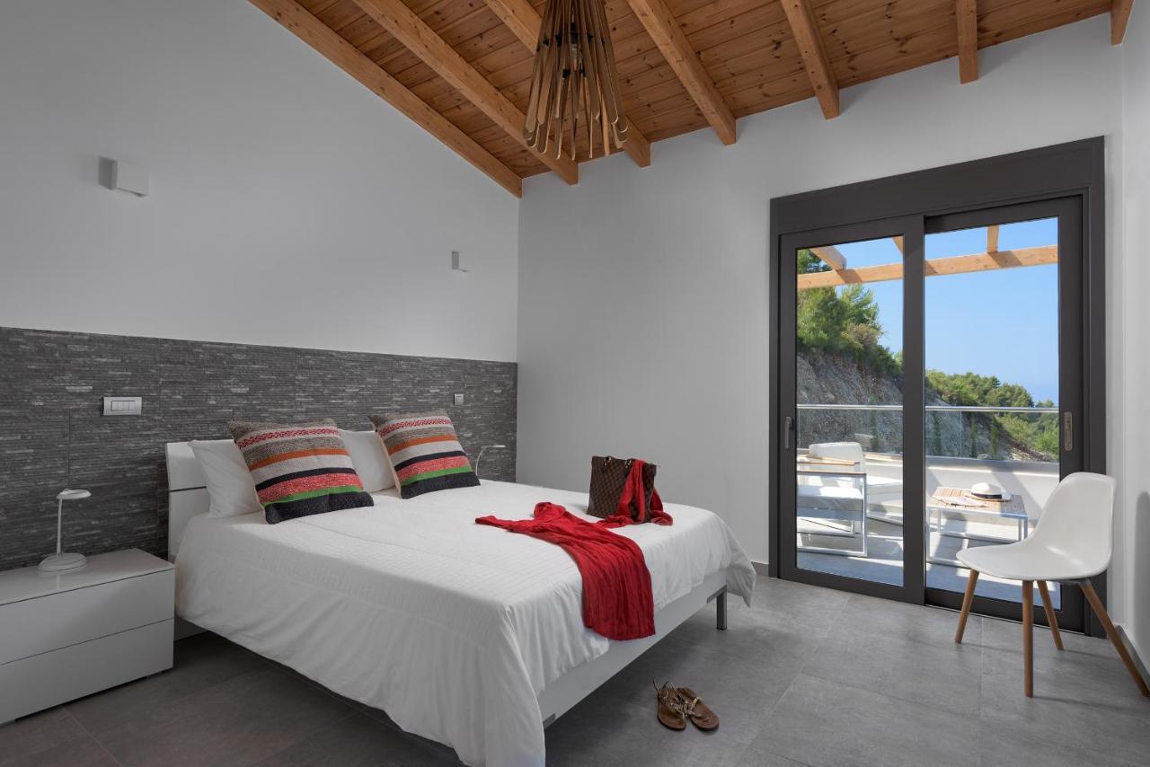 Kathisma Bay Villas - Luxury Villas - Villa Helios Kalamítsi Exteriör bild
